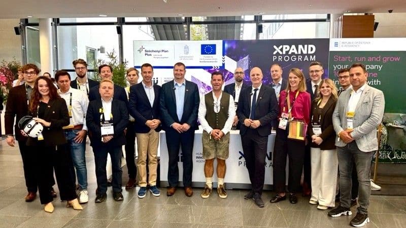 Hungarian delegation at Bits and Pretzels with XPAND Program branding