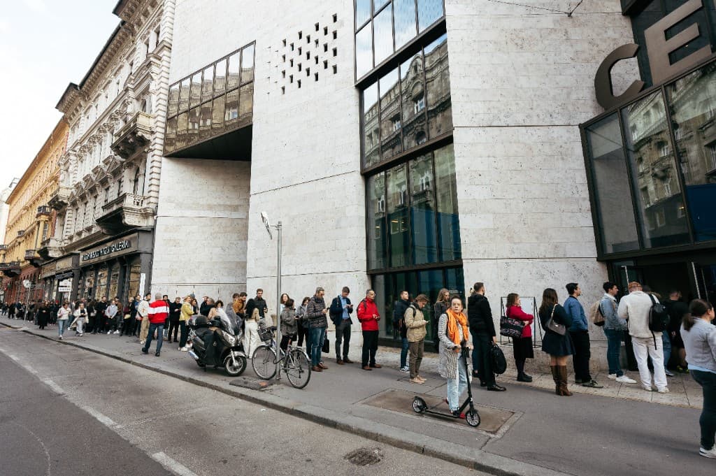 Queue outside CEU for Service Design Days Budapest